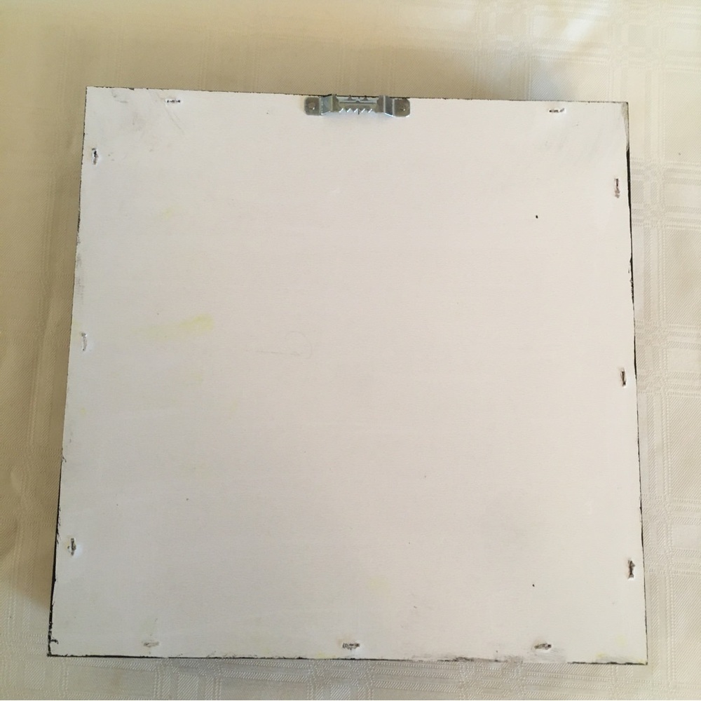 Two preserved moss wall hangings in light green and dark green with black frame. - Picture 4 of 4